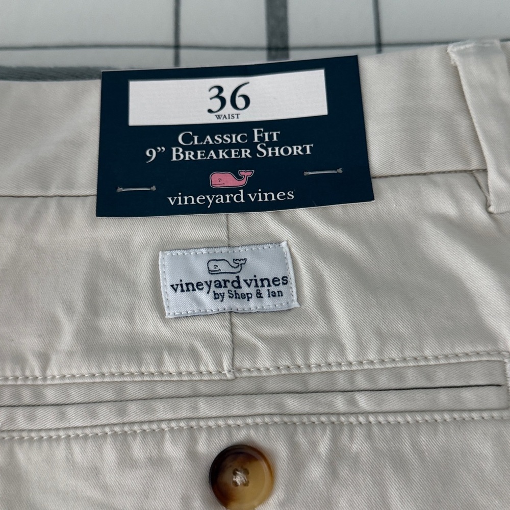 NWT Men’s Vineyard Vines classic fit 9”
Breaker short size 36 - Picture 6 of 6